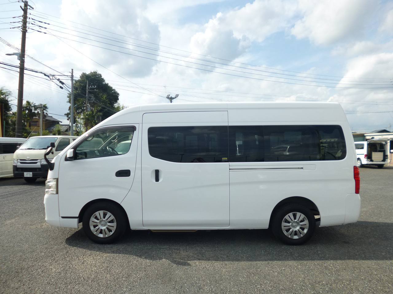 福祉車両　レンタカー　長期　車椅子リフト車　キャラバン(1148)