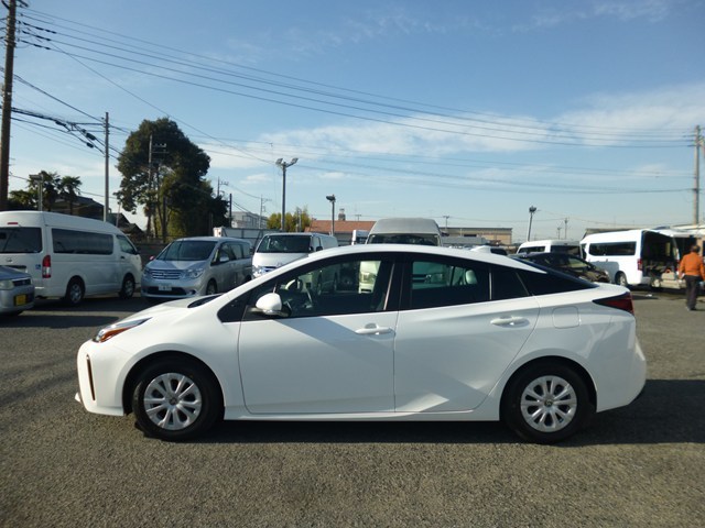 ハイブリッドカー　レンタカー　長期　プリウス・723