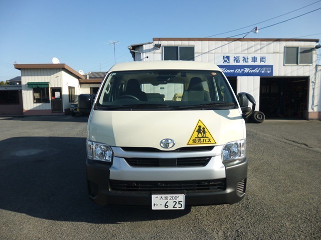 幼稚園バス　レンタカー　長期　中型免許 ハイエース(625)