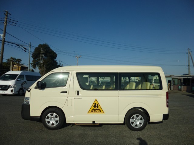 幼稚園バス　レンタカー　長期　中型免許 ハイエース(625)