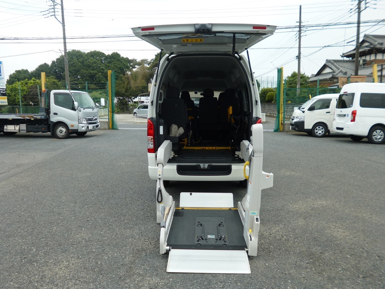 福祉車両　レンタカー　車椅子リフト車　ハイエース(1014)