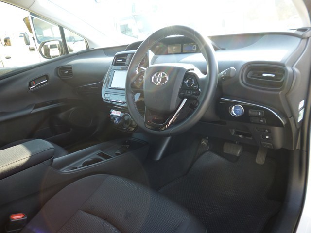 ハイブリッドカー　レンタカー　長期　プリウス・723