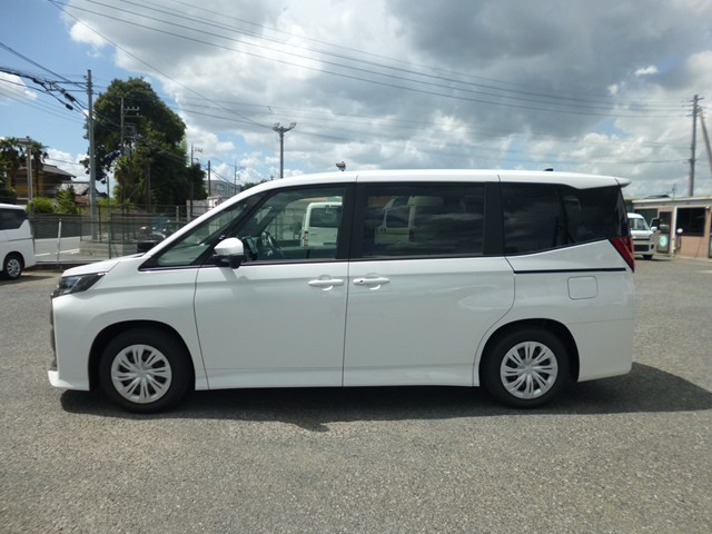 車椅子スロープ車　レンタカー　長期　ミニバン　ノア(1378)