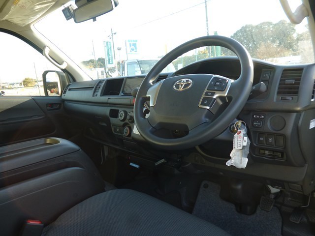 幼稚園バス　レンタカー　長期　中型免許 ハイエース(8196)