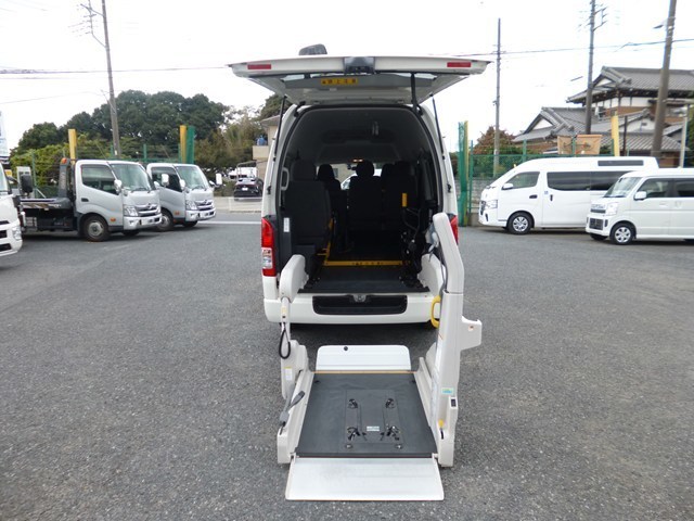 福祉車両　レンタカー　車椅子リフト車　ハイエース(1014)