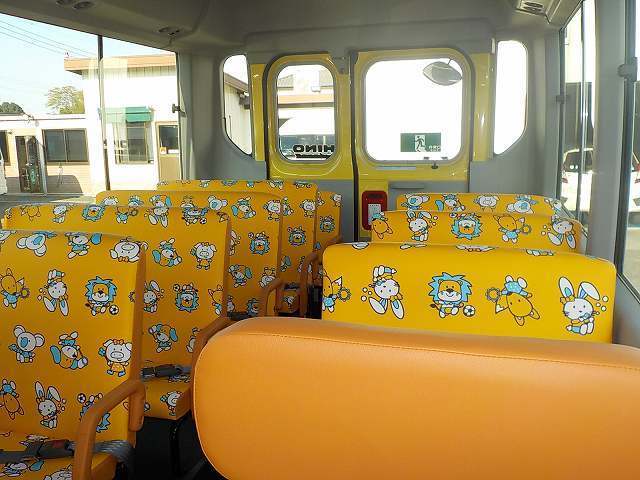 幼稚園バス　レンタカー　長期　日野 リエッセ(320)