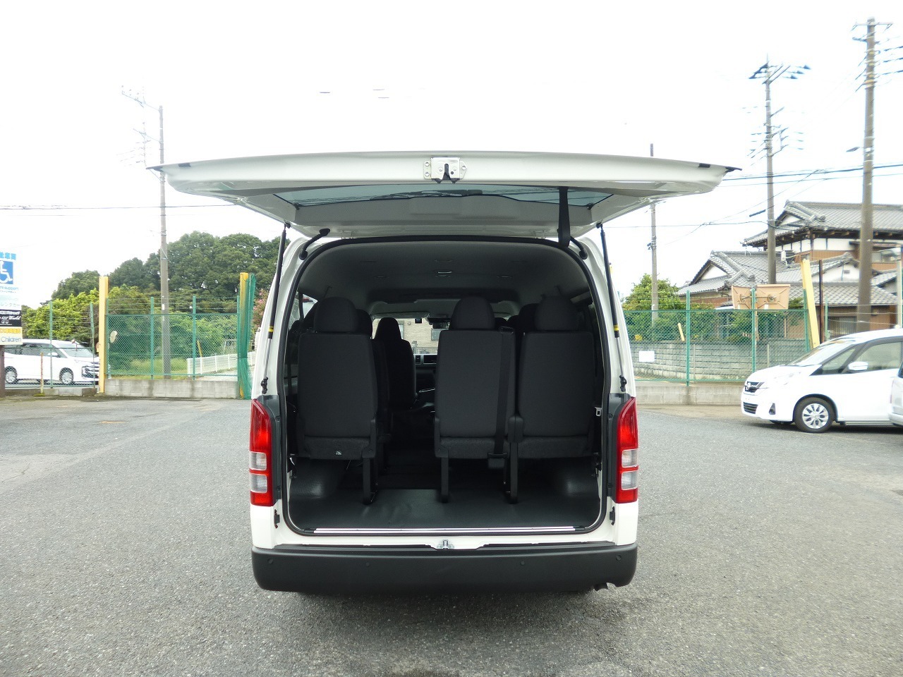 ミニバン 1BOX ワゴン　レンタカー　長期　ハイエース(3073)