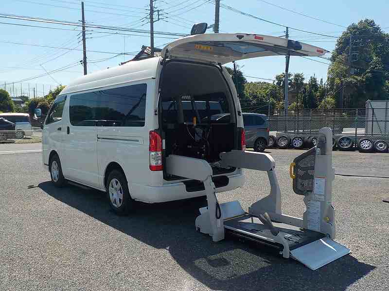 福祉車両　レンタカー　車椅子リフト車　ハイエース(1014)