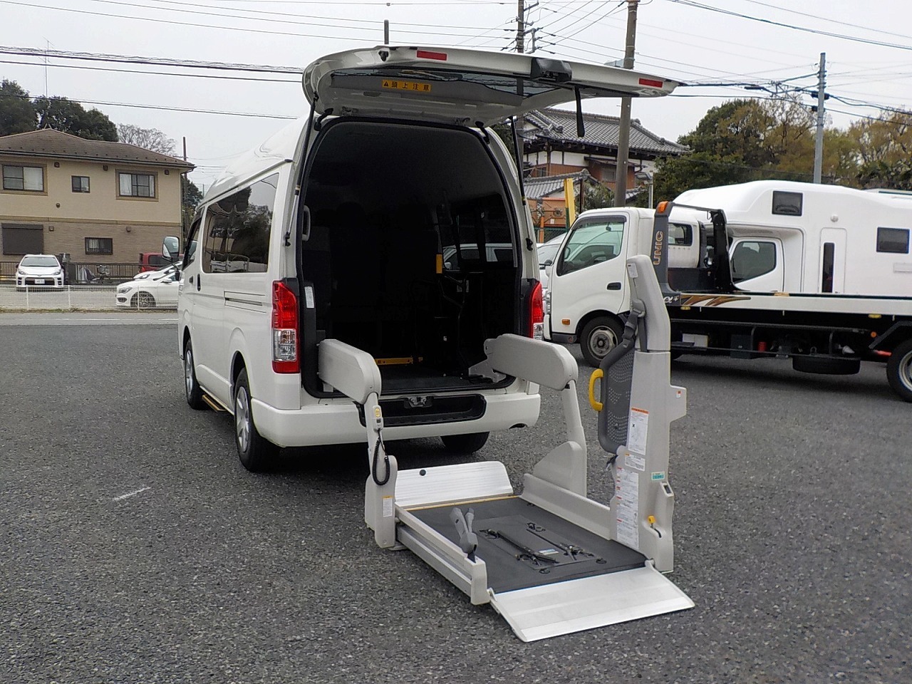 福祉車両　レンタカー　車椅子リフト車　ハイエース(1014)