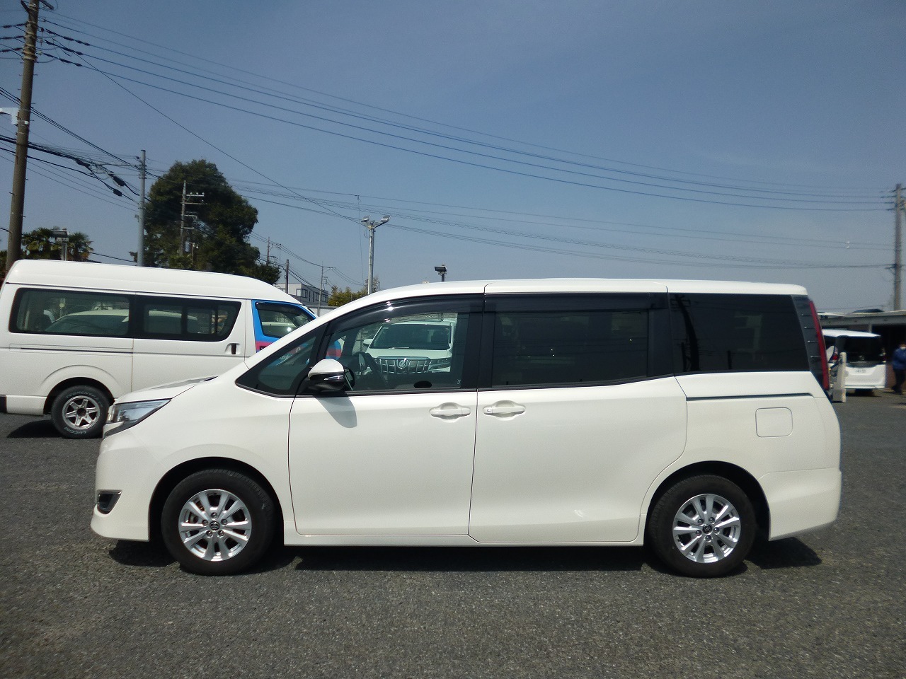 ミニバン・1BOX・ワゴン　レンタカー　長期　VOXY(7986)