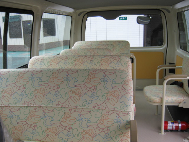 幼稚園バス　レンタカー　長期　普通免許 ハイエース(8050)