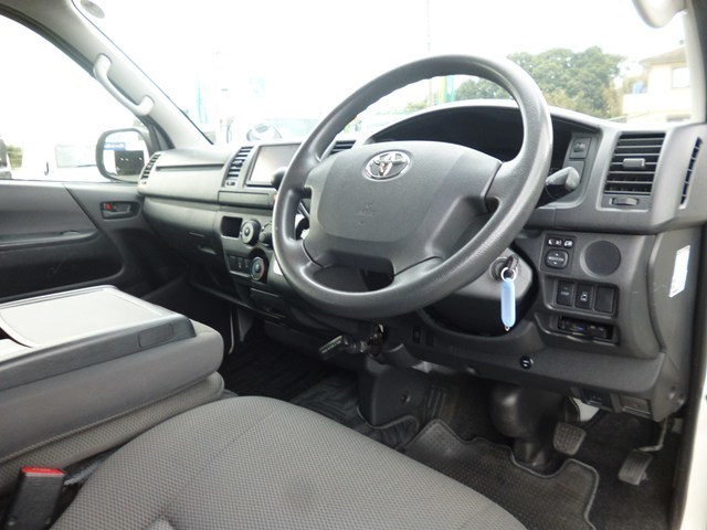 福祉車両　レンタカー　車椅子リフト車　ハイエース(1014)