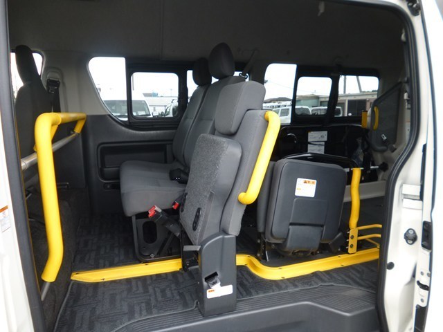 福祉車両　レンタカー　車椅子リフト車　ハイエース(1014)