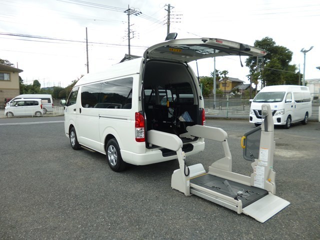 福祉車両　レンタカー　車椅子リフト車　ハイエース(1014)