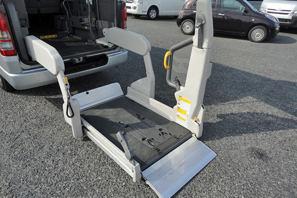 福祉車両　レンタカー　車椅子リフト車　ハイエース(912)