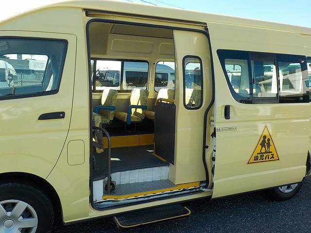 幼稚園バス　レンタカー　長期　中型免許 ハイエース(288)