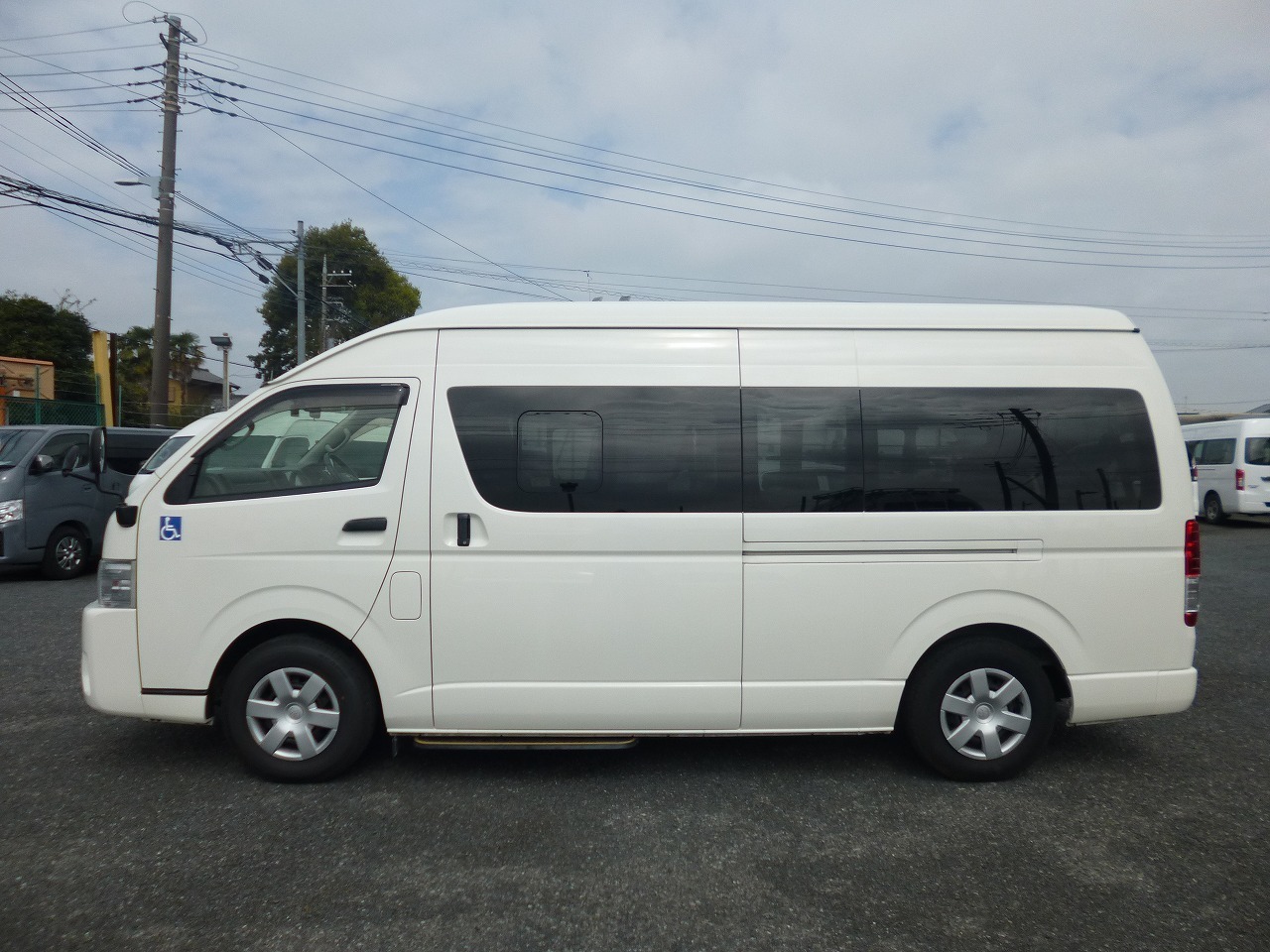 福祉車両　レンタカー　車椅子リフト車　ハイエース(819)