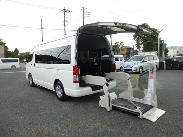 福祉車両　レンタカー　車椅子リフト車　ハイエース(2085)