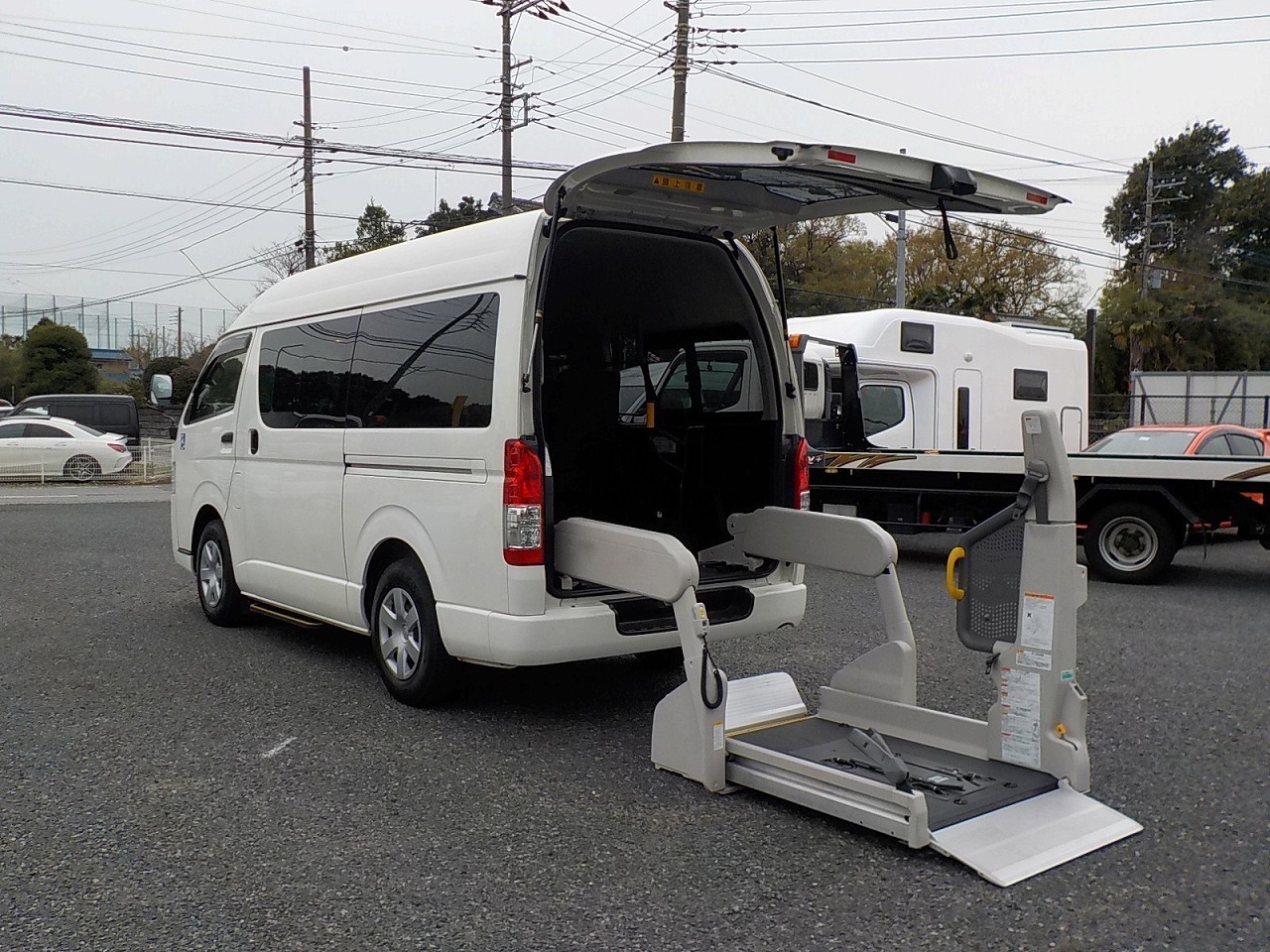 福祉車両　レンタカー　車椅子リフト車　ハイエース(1014)