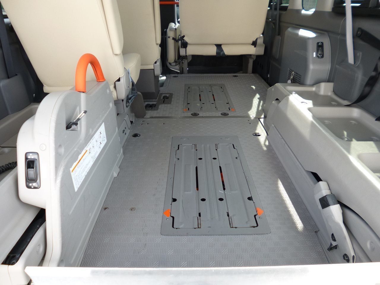 福祉車両　レンタカー　長期　車椅子リフト車　キャラバン(1148)