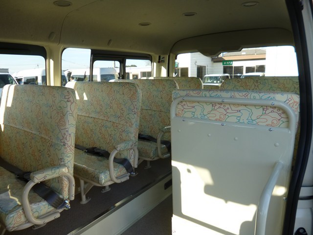 幼稚園バス　レンタカー　長期　中型免許 ハイエース(8196)