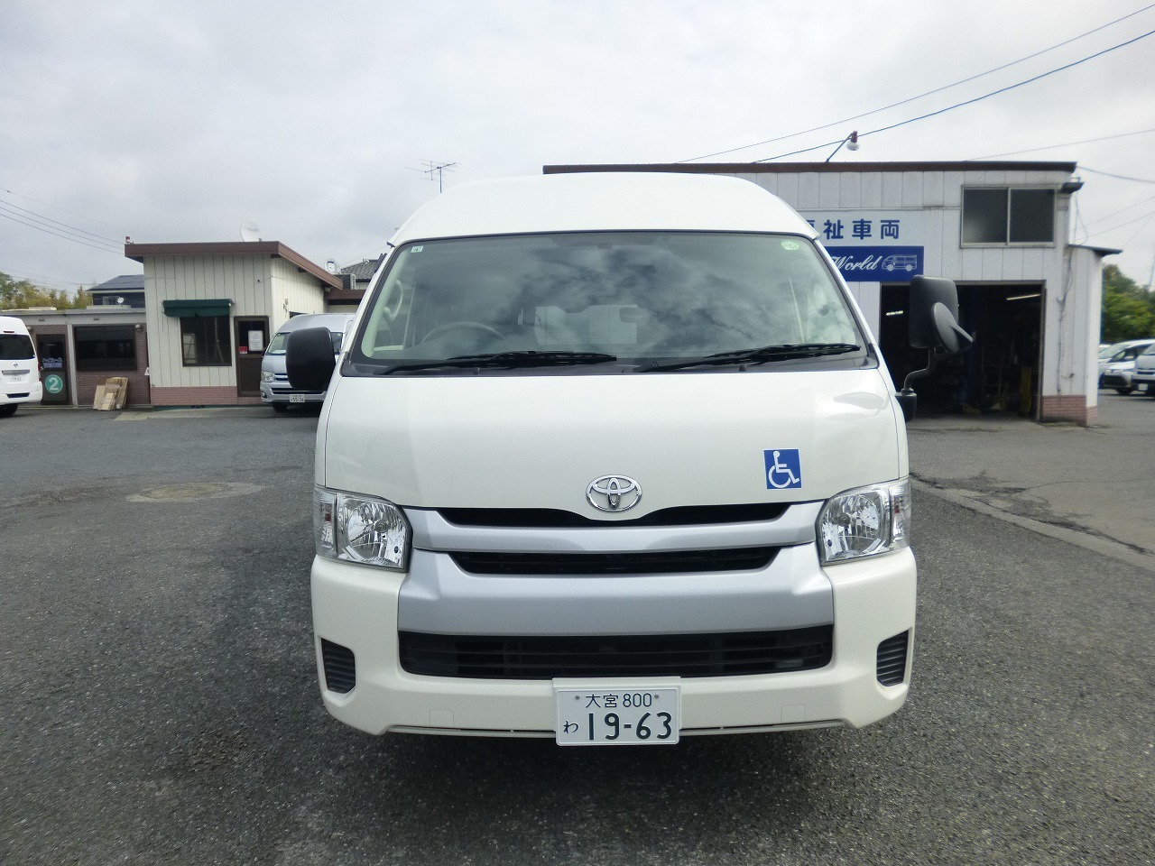 福祉車両　レンタカー　車椅子リフト車　ハイエース(819)