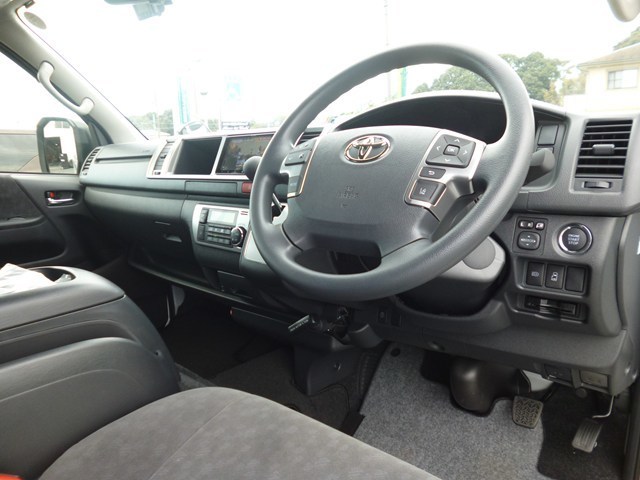 ミニバン 1BOX ワゴン　レンタカー　長期　ハイエース グランドキャビン(3892)