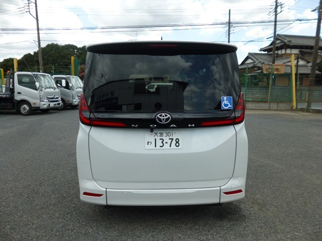 車椅子スロープ車　レンタカー　長期　ミニバン　ノア(1378)